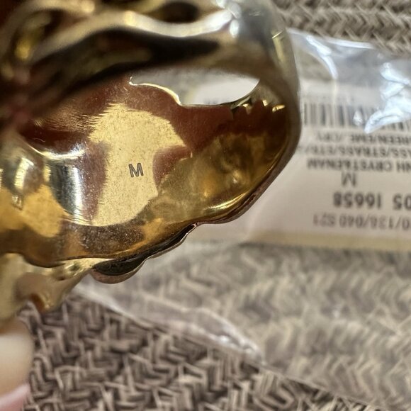 NEW Authentic Gucci Lion Head Motif Gemstone Ring In Gold & Green Sz M 7.5 US - Picture 9 of 9